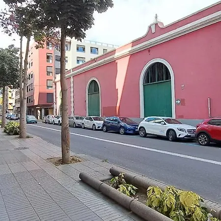 Flatguest Albareda شقة *