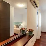 Flatguest Albareda شقة *